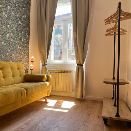 Dream Balcony At Piazza Del Perugino Apartment